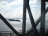 瀬戸大橋渡ってます。小島がたくさん見えます。